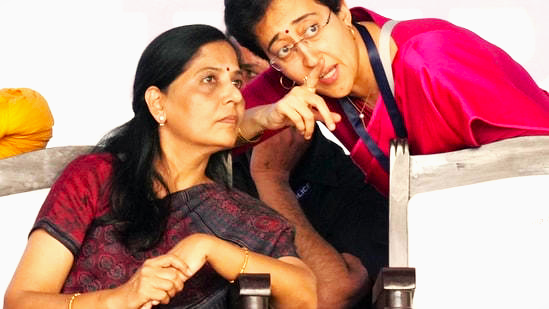 Delhi Minister Atishi alongside Delhi CM Arvind Kejriwal's wife, Sunita Kejriwal, at the INDIA bloc's 'Loktantra Bachao Rally' held at Ramlila Maidan.